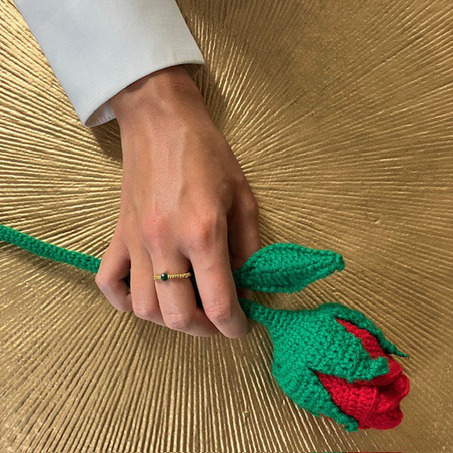 Luna -Leena -ring volwassen gerecycled groen - gefacetteerde kraal - een size stretch - handgemaakt uit een bestaande kettingen van Nepal