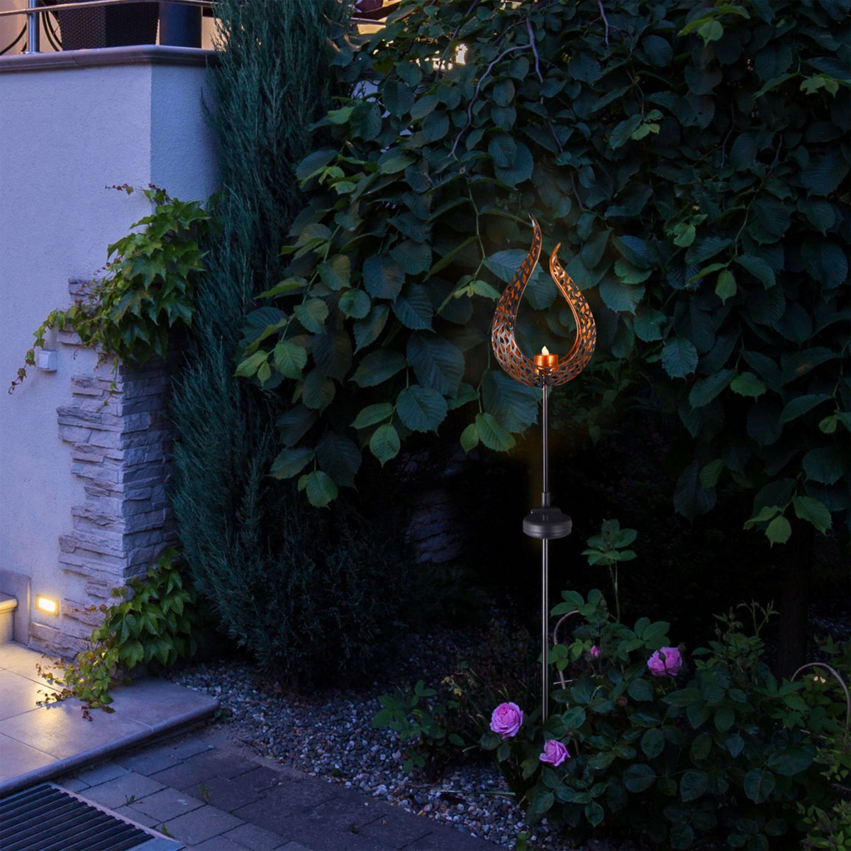 LED Solar Earth Spit "Flame" -outer en Spit gemaakt van metaal en plastic in bruin, met geïntegreerde LED