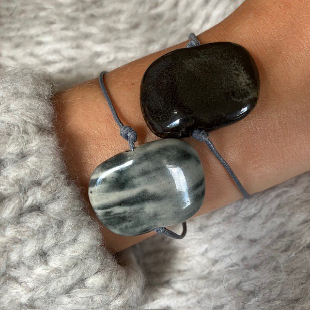 Luna -Leena armband Stone zwart/grijs - één maat volwassen - gerecycled en gemaakt van bestaande kettingen van Nepal