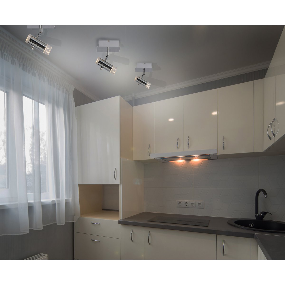 LED -plafondlicht "Garda" 15,5 cm lang, met geïntegreerde LED's, gemaakt van chroom -gekleurd metaal en acryl