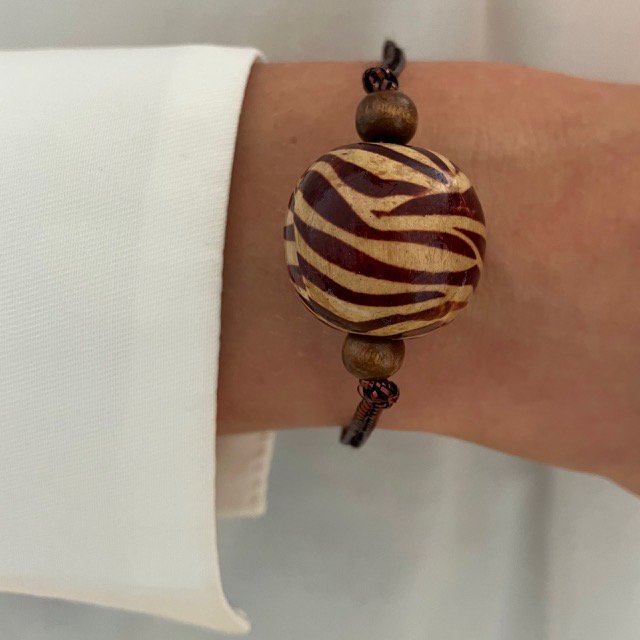 Luna -Leena armband Leopard Brown - One Size volwassen - gerecycled en gemaakt van bestaande kettingen van Nepal
