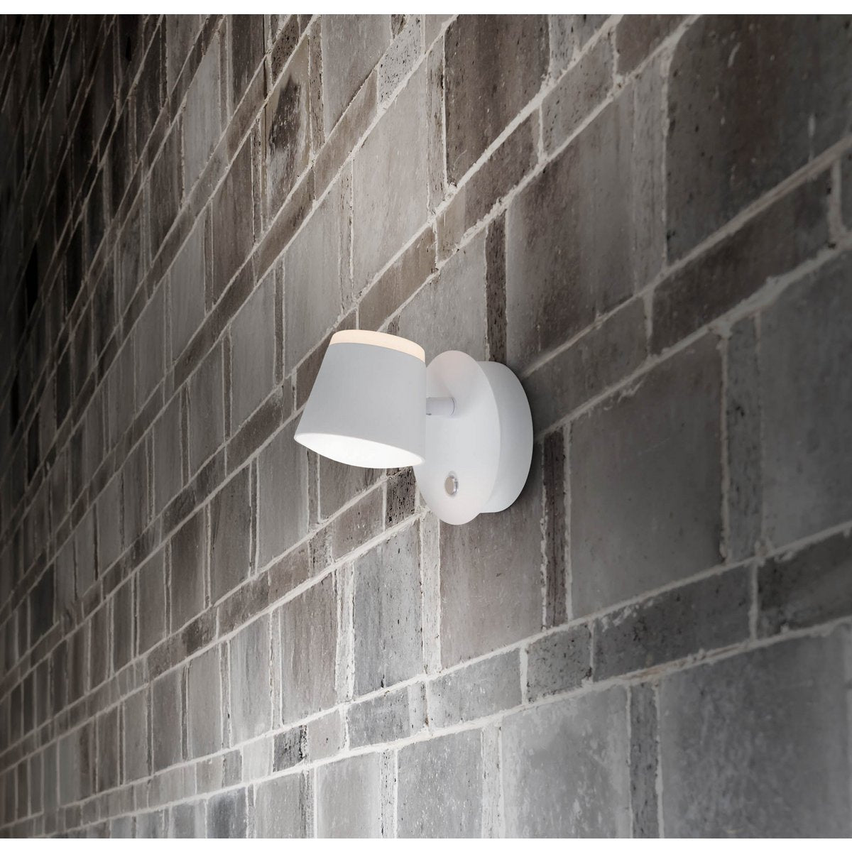 Snaveleloos wandlicht ", ongeveer 12 x 14,5 cm, gemaakt van wit metaal, voor binnen