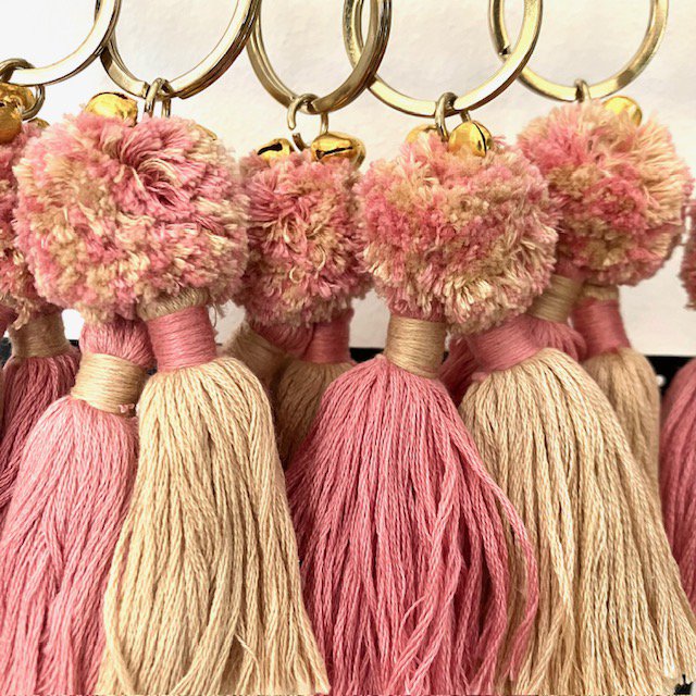 Luna -Leena Keychain Twin Tassels - Bag Charm - Oud roze/zand - Organisch katoen - handgemaakt in Nepal - Bag Hanger