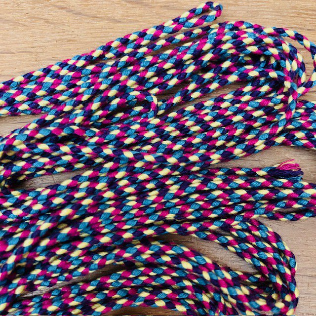 Luna -Leena Bracelet Blue - Eén maat volwassene - gemaakt van bestaande kettingen van Nepal