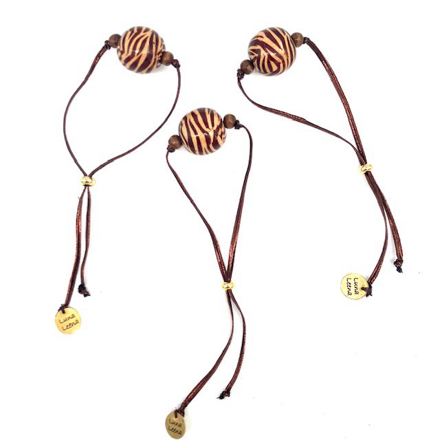 Luna -Leena armband Leopard Brown - One Size volwassen - gerecycled en gemaakt van bestaande kettingen van Nepal