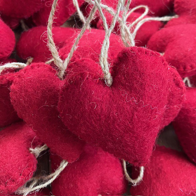 Luna -Leena Heart Red Hanger - Bag Charme - Wool Filt - Handmade in Nepal