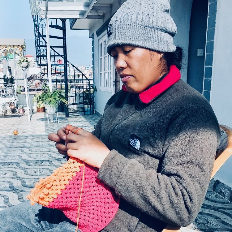 Luna -Leena Lampion Crochet - Rood - Organisch katoen - Handhaak in Nepal