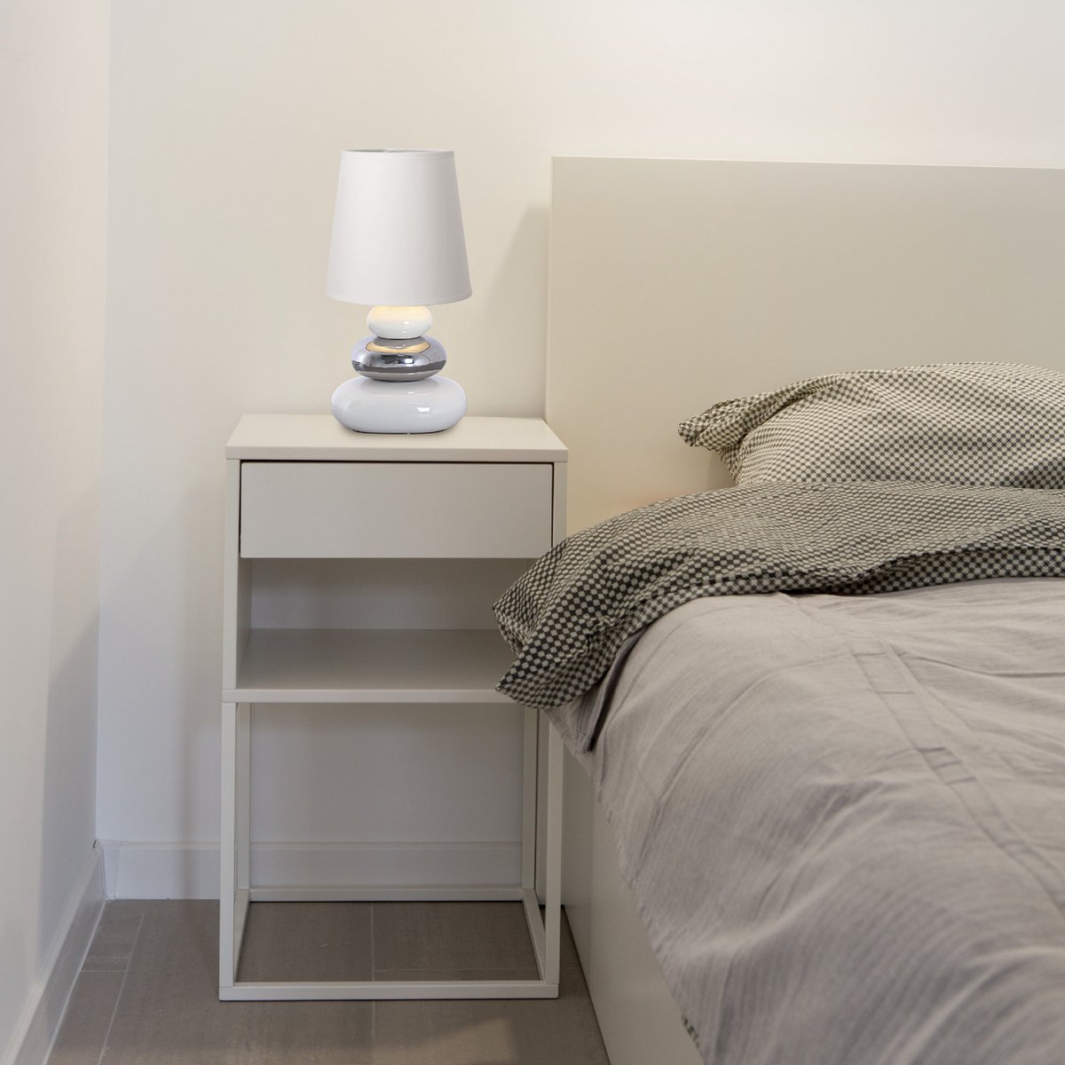 Keramische tafellamp "stoney", tafellamp gemaakt van keramiek, wit, met E14 -versie, tafellamp voor eetkamer, woonkamer, gang of kantoor, of als een bedlamp, 31 cm hoog