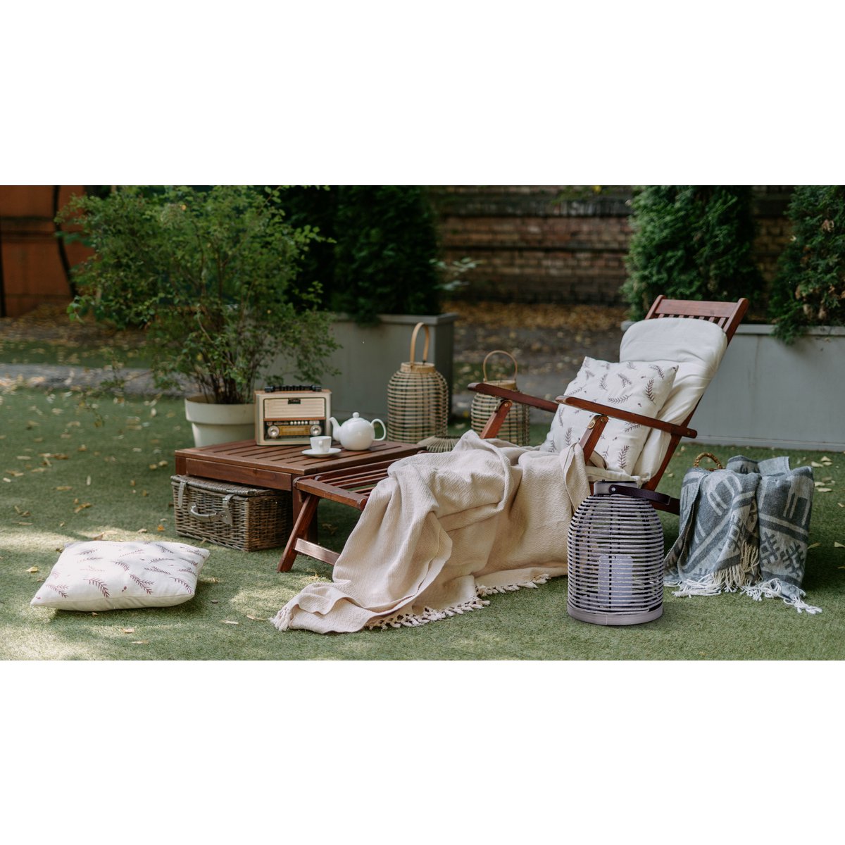 LED ZONNELIJKE LICHT "KORBINIAN" Decoratie voor het buitengebied gemaakt van metaal en plastic in grijs, met stevig ingebouwde LED's