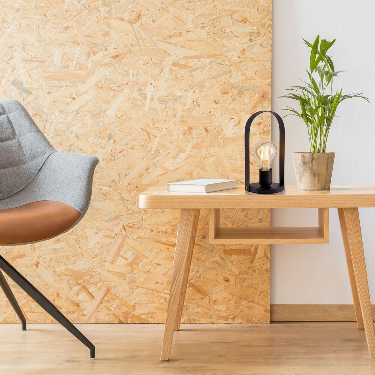 Metalen tafellamp "Faro" h: 28.5cm zwart