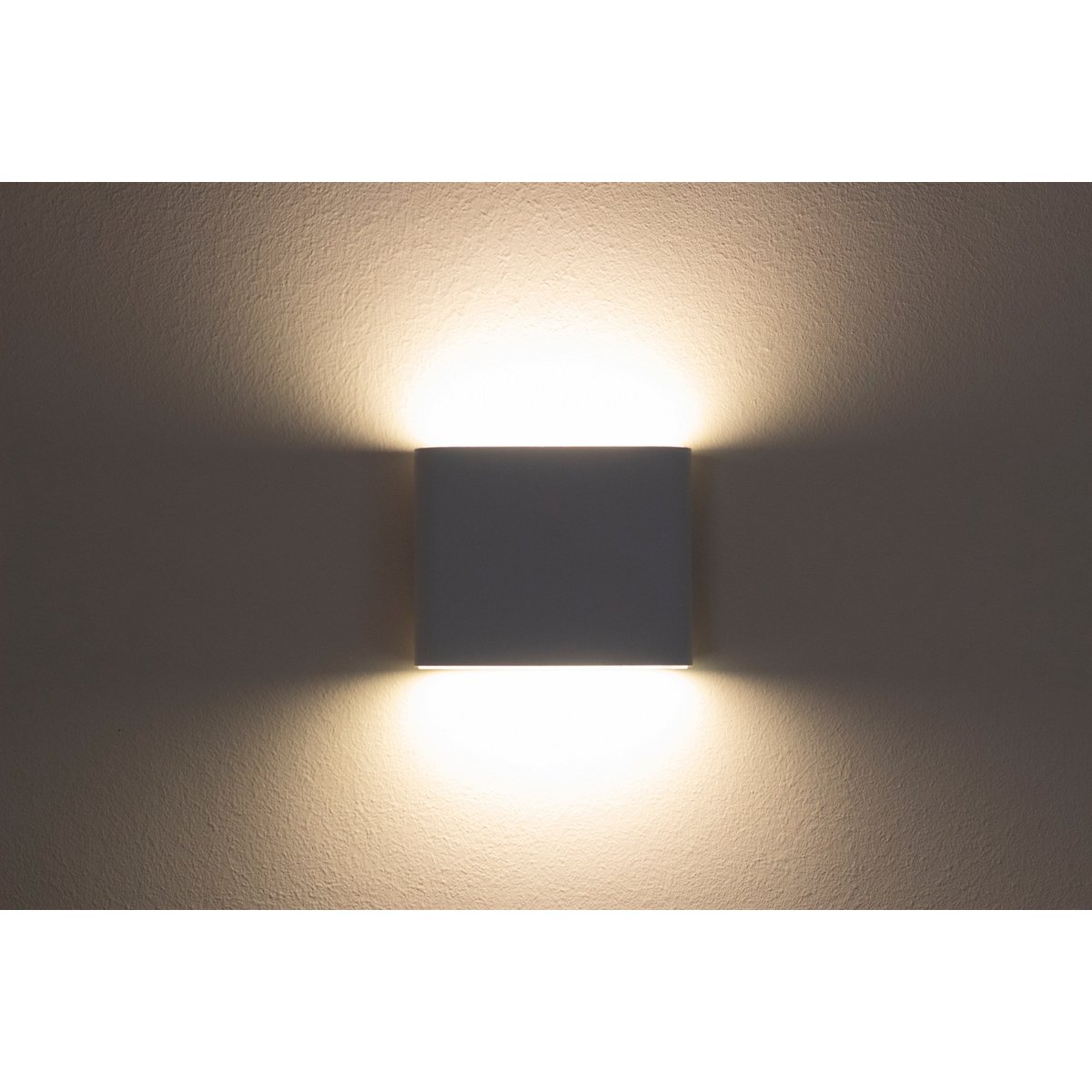 Noteloze wandlicht "kubus" magnetisch, ca. 10 x 10 cm, gemaakt van wit metaal, met bewegingssensor