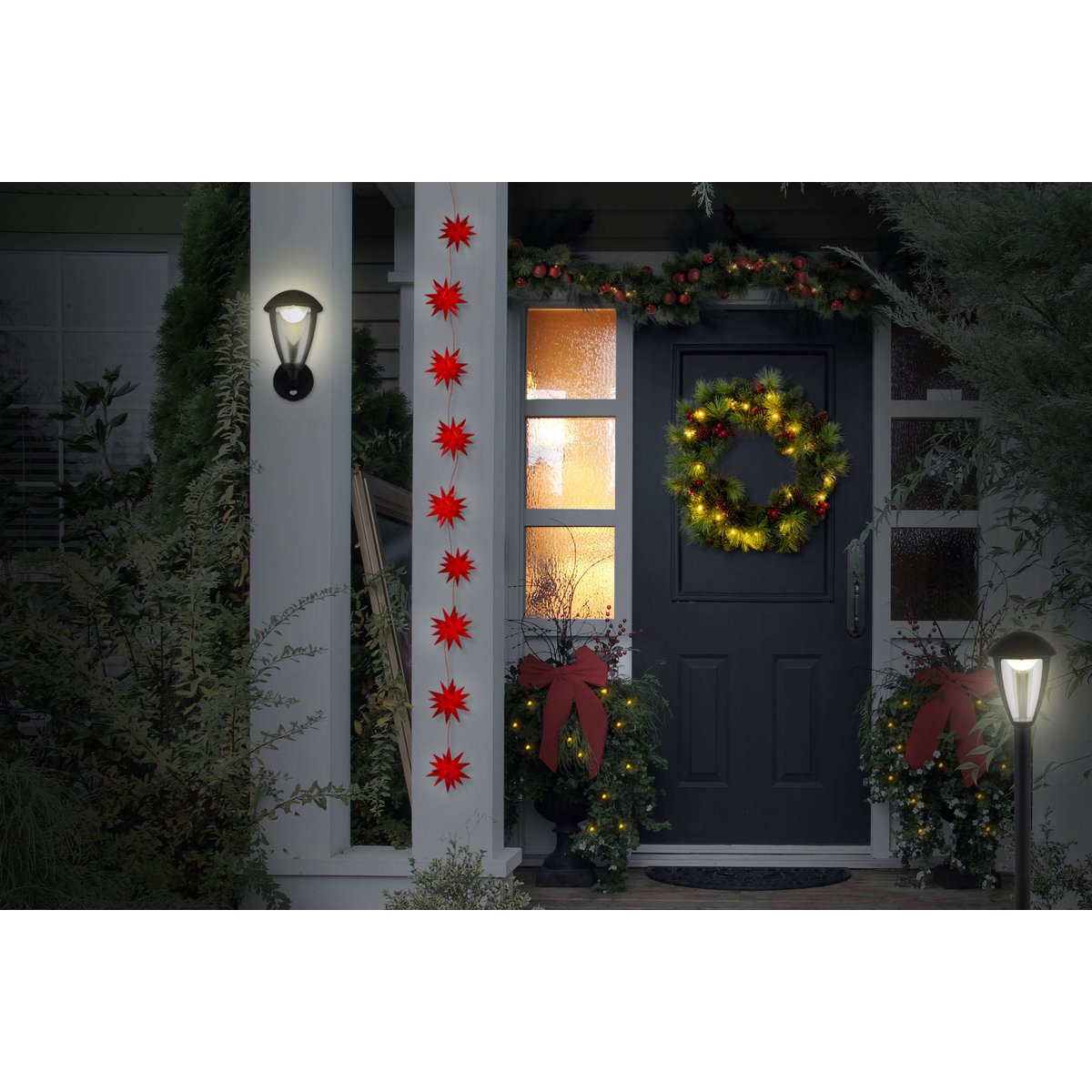 LED Kerst Tendril "Noel" Outdoor Decoratie gemaakt van metaal en plastic in groen en goud, met stevig ingebouwde LED's