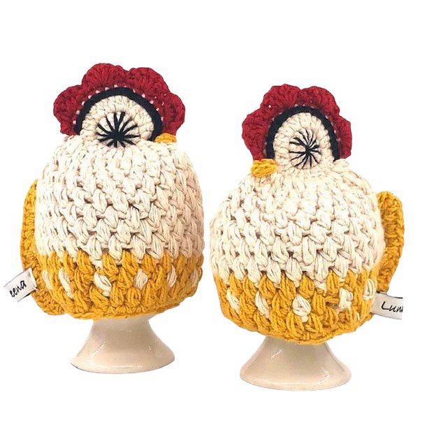 Luna -Leena 2x Egg Warmer Chicken - Organic Cotton - Hand Haak in Nepal