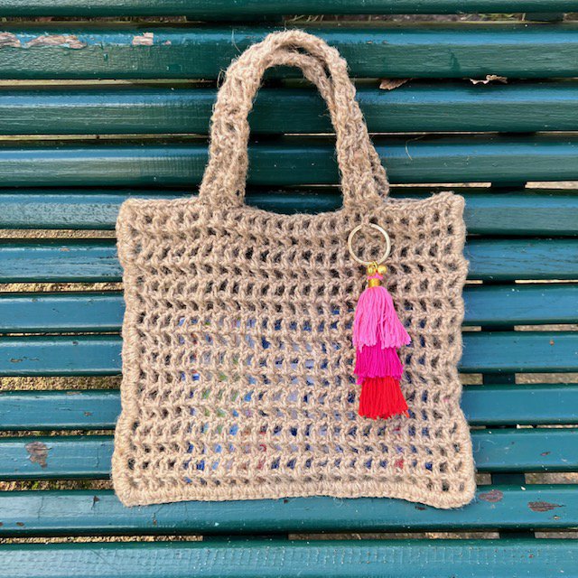 Luna -Leena Keychain Tassels Rood - Bag Charme - Organisch katoen - Handgemaakt in Nepal - Bag Hanger