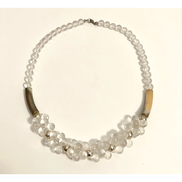 Luna -Leena ring gerecycled transparant - een maat stretch - handgemaakt van een bestaande kettingen van Nepal