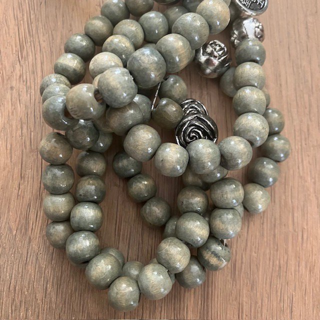 Luna -Leena Bracelet Gray - één maat volwassen - gemaakt van bestaande kettingen van Nepal