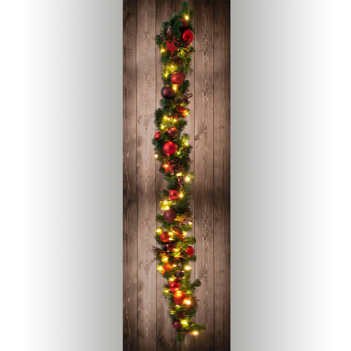 LED Kerst Tendril "Noel" Outdoor Decoratie gemaakt van metaal en plastic in groen en goud, met stevig ingebouwde LED's