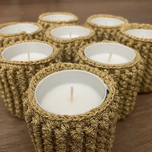Luna -Leena Candle: 2x Sleeve inclusief Refill Candle - Gold Yellow - Hand Haak in Nepal