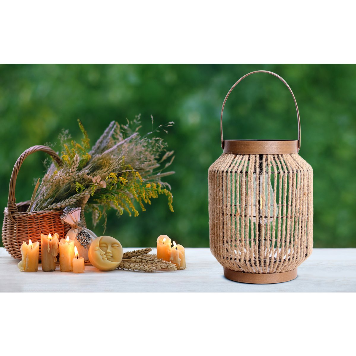 LED zonnelamp "Korbiniaanse" decoratie voor het buitengebied gemaakt van metaal, plastic en snoer in de natuur, met stevig ingebouwde LED's.