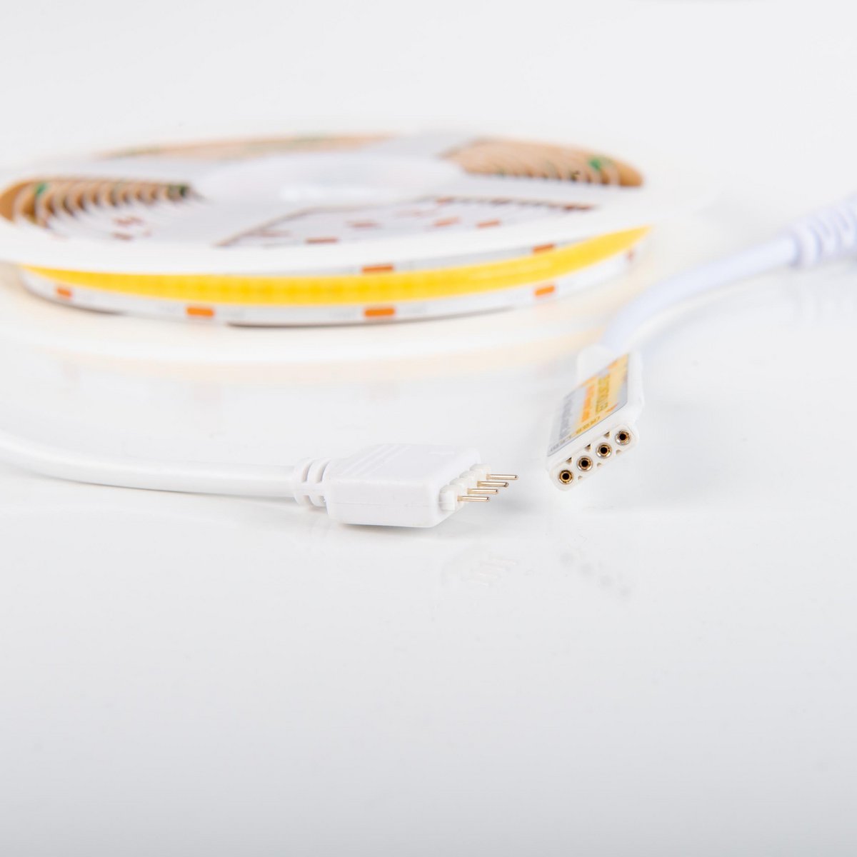 COB-LED-STRIPE LENGTE 3 M, CCT-functie, gemaakt van plastic helder/transparant, met geïntegreerde LED's