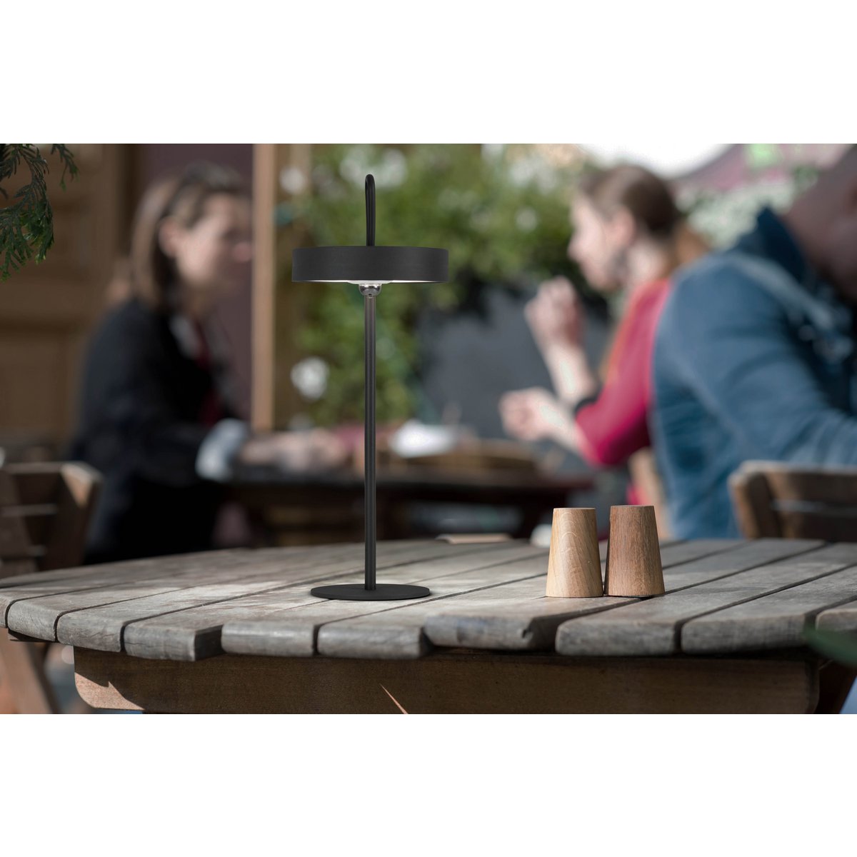 LED -batterijlamp magnetisch "Ella" voor buiten en binnen, gemaakt van metaal en plastic in zwart, 35 cm hoog