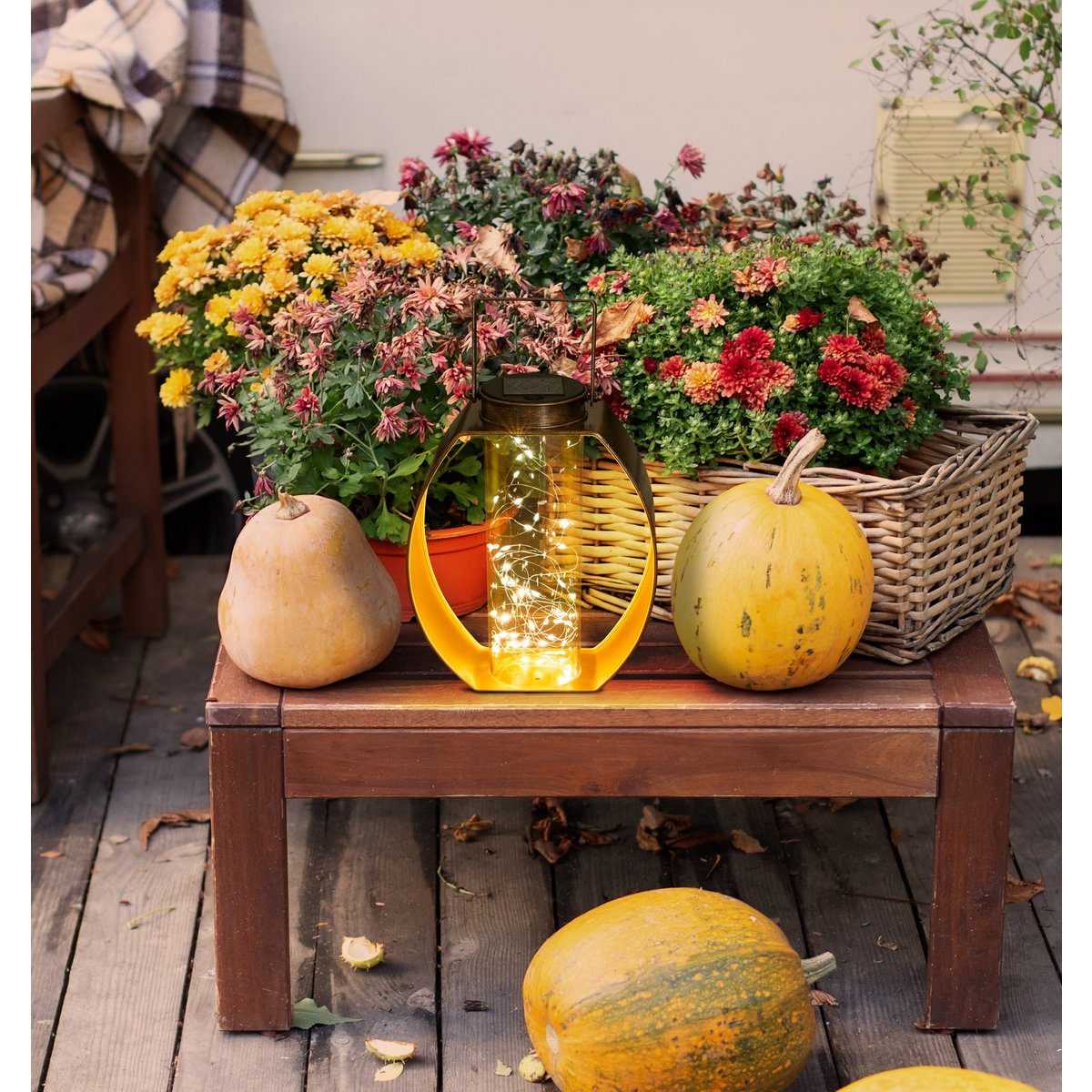 LED ZONNELIJKE LICHT "Fairylight" voor terras en balkon, LED -tafellamp gemaakt van metaal gemaakt van zwart en goud en acryl, stevig gebouwd -in LED's, decoratie Solar Light 26 x 19,5 x12,5 cm