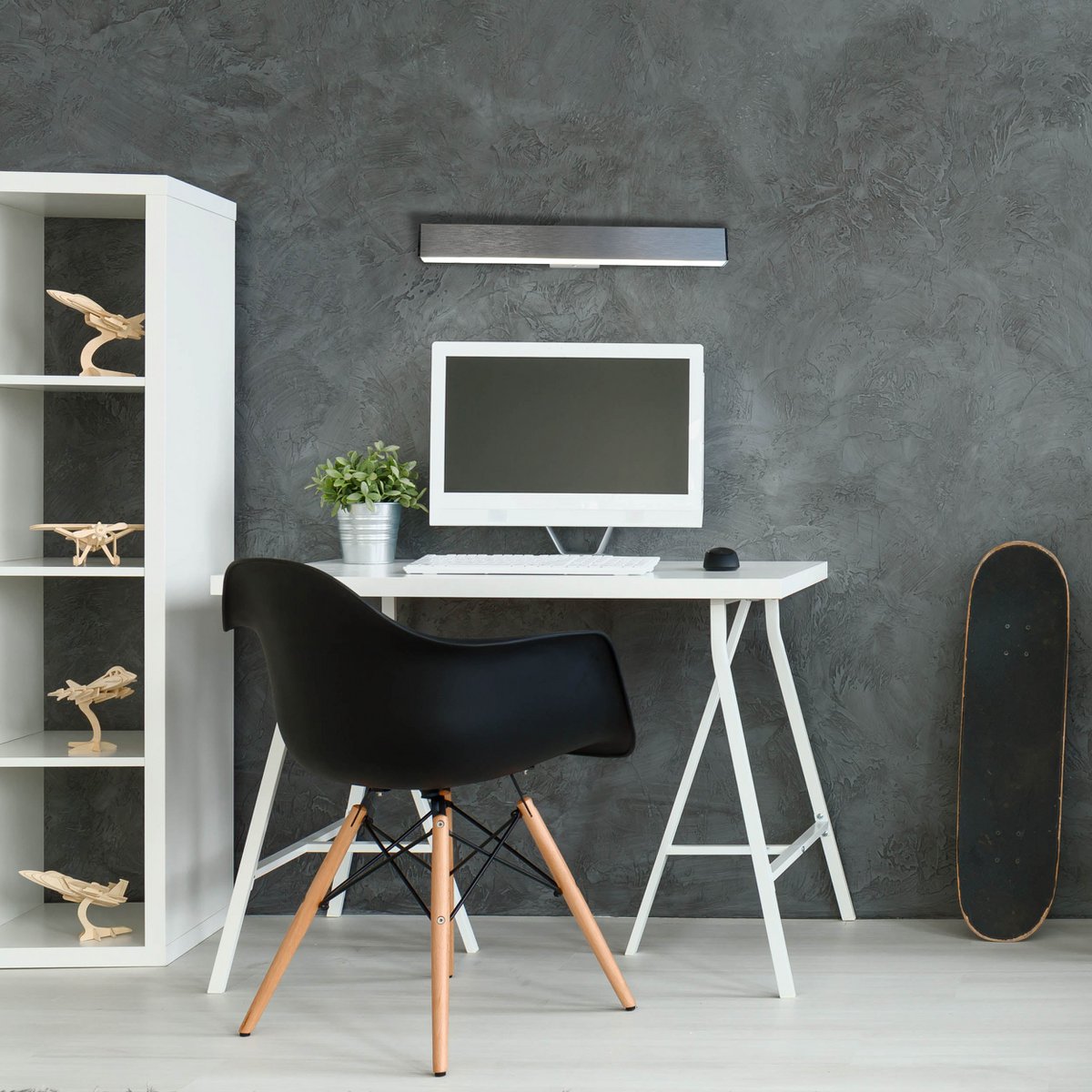 LED -wandlamp "Dubai", moderne wandlamp gemaakt van aluminium en plastic met stevig gebouwd -in LED's, 45 cm lang of hoog. Ideaal voor de verlichting van ingangen, gangen, voor het structureren van grote wandoppervlakken