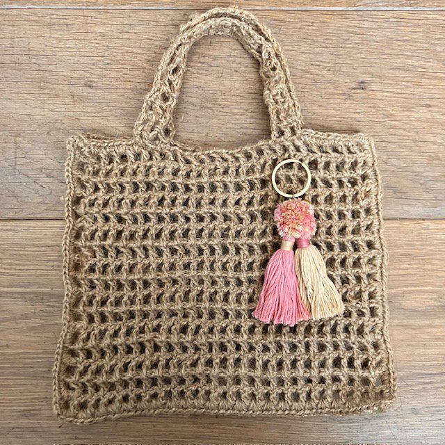 Luna -Leena Keychain Twin Tassels - Bag Charm - Oud roze/zand - Organisch katoen - handgemaakt in Nepal - Bag Hanger