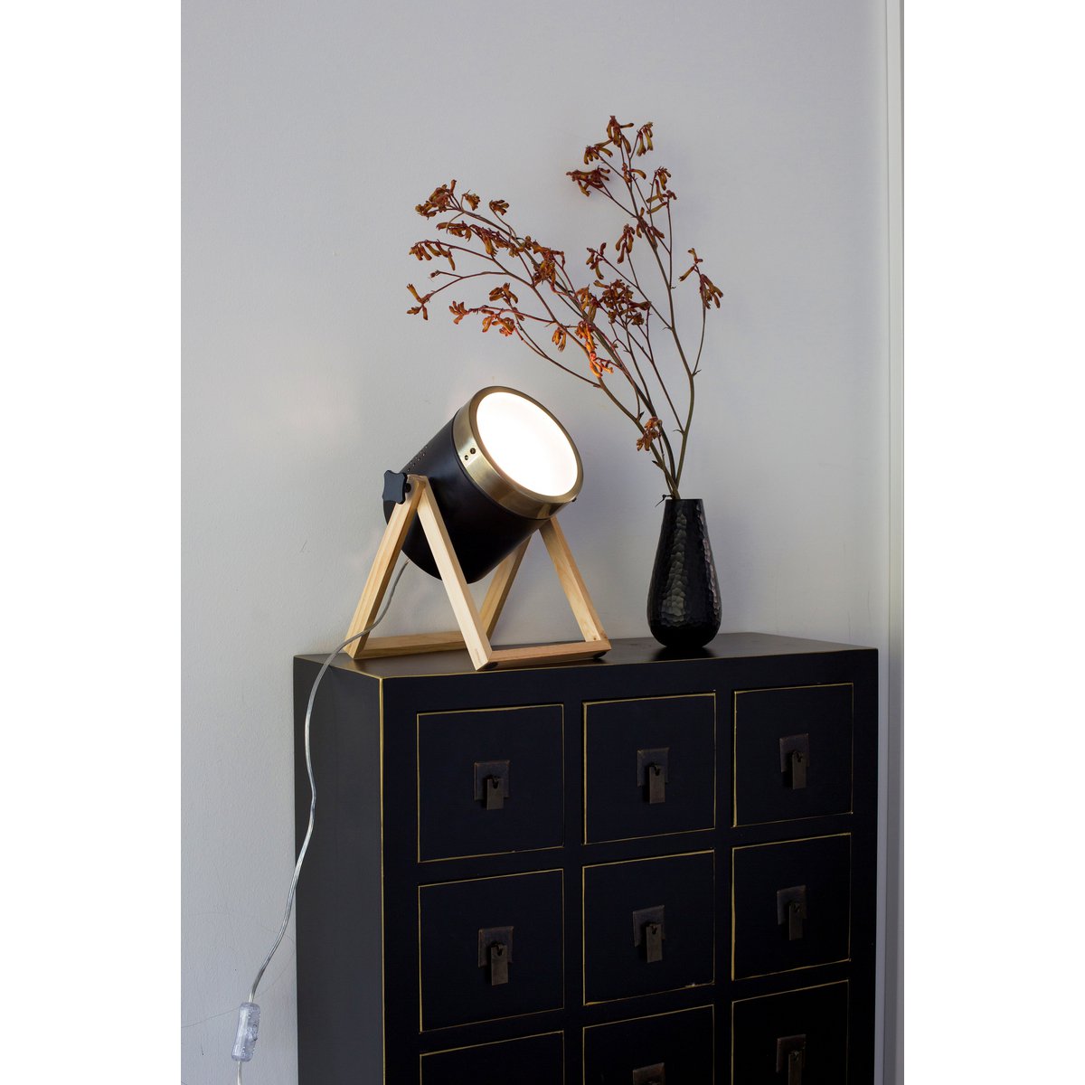 Tafellamp "Tim" gemaakt van zwart metaal en verzadigd plastic, met E27 -aansluiting, tafellamp voor binnen, 28 cm hoog