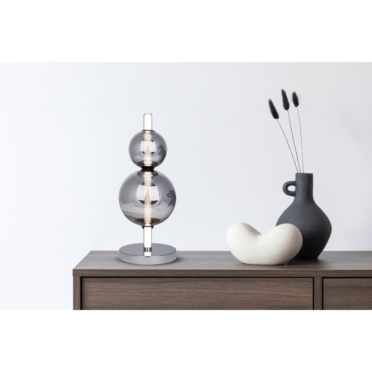 LED -tafellamp "Nova" chroom gemaakt van metaal en rookglas, met geïntegreerde LED, 44 cm hoog