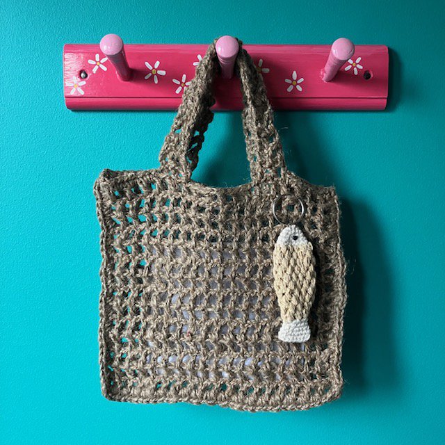 Luna -Leena Keychain Fish - Bag Charm - Sand - Organic Cotton - Hand Haak in Nepal - Bag Hanger