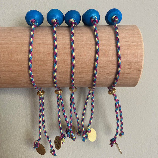 Luna -Leena Bracelet Blue - Eén maat volwassene - gemaakt van bestaande kettingen van Nepal
