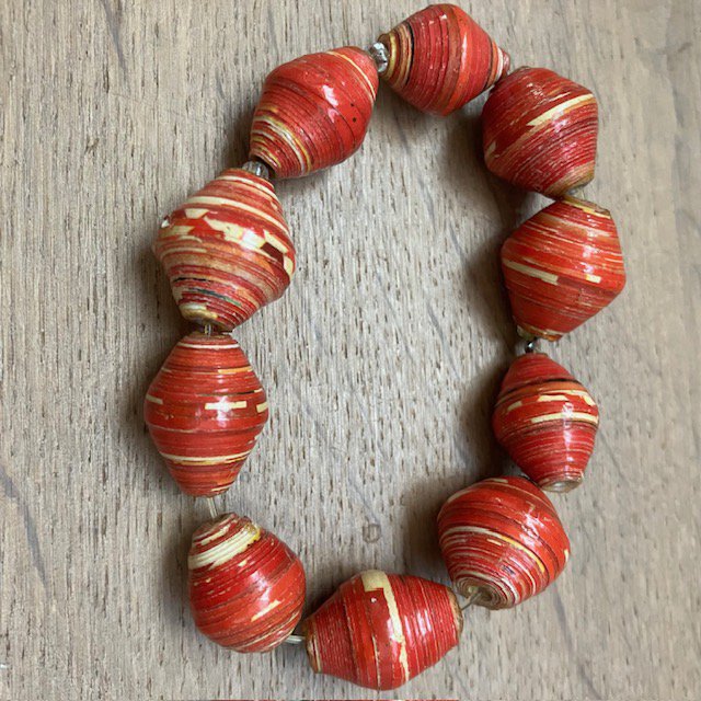 Luna -Leena Bracelet Oval Red - één maat volwassen - gemaakt van bestaande armbanden van Nepal