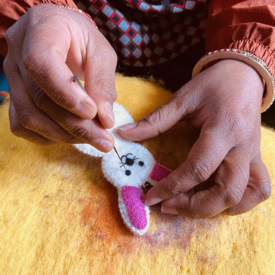 Luna -Leena Keychain Flat Rabbit / Bunny - Bag Charm - Off White & Pink - Wool Filt - Handmade in Nepal