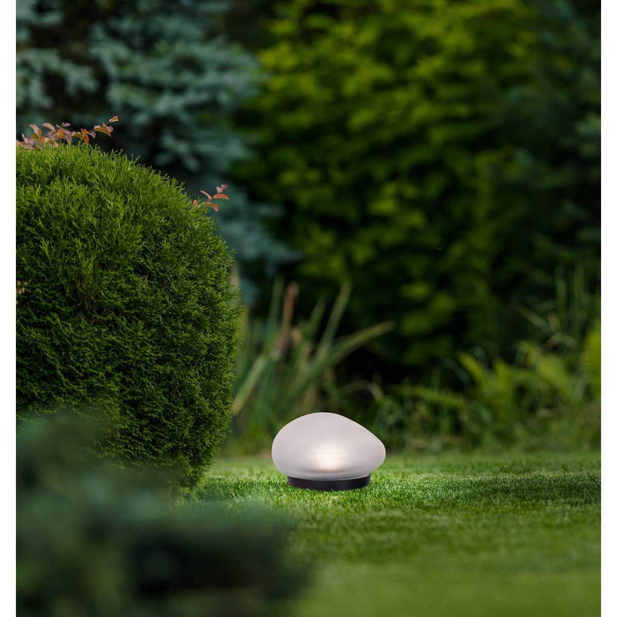 De spiesjes "Guri" 14 x 12 cm, 8,5 cm hoog, zwart plastic, zwaar, transparant glas, geïntegreerde LED's, warm wit