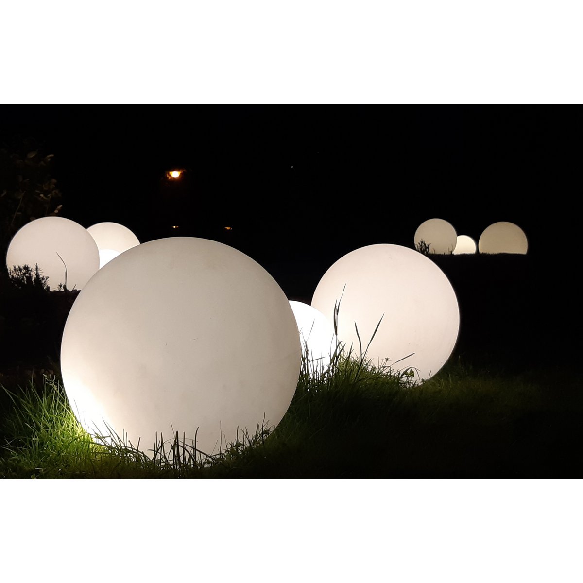 Buiten de Spitical Spit "Ball" D: 20 cm, voor buiten, plastic aarde spies, wit, E27, - Wegelettes