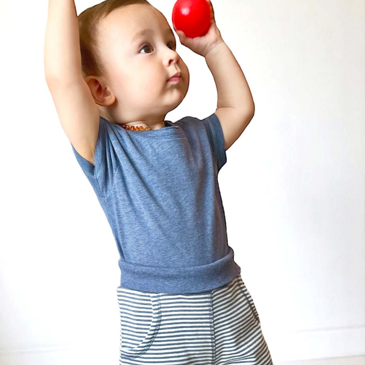 OrganicEra biologische babyshort, indigo gestreept