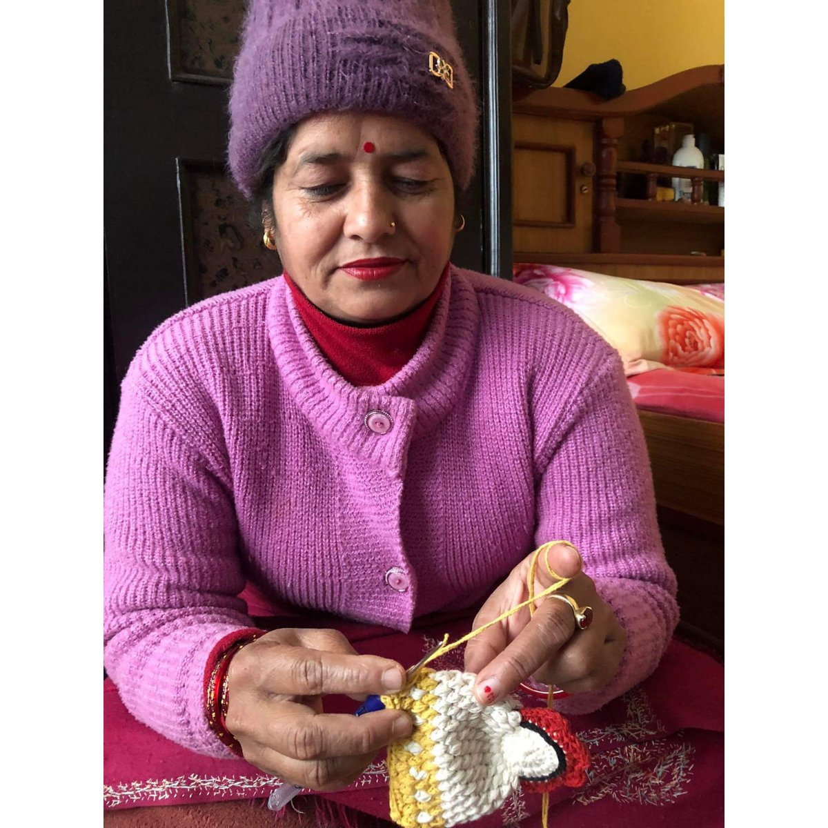 Luna -Leena 2x Egg Warmer Chicken - Organic Cotton - Hand Haak in Nepal
