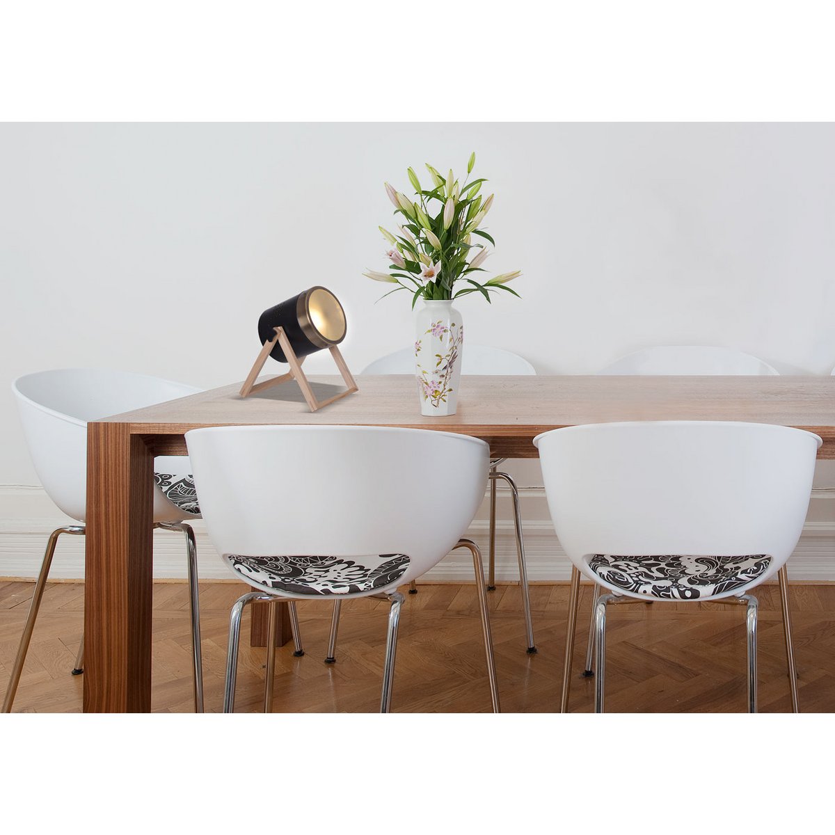 Tafellamp "Tim" gemaakt van zwart metaal en verzadigd plastic, met E27 -aansluiting, tafellamp voor binnen, 28 cm hoog