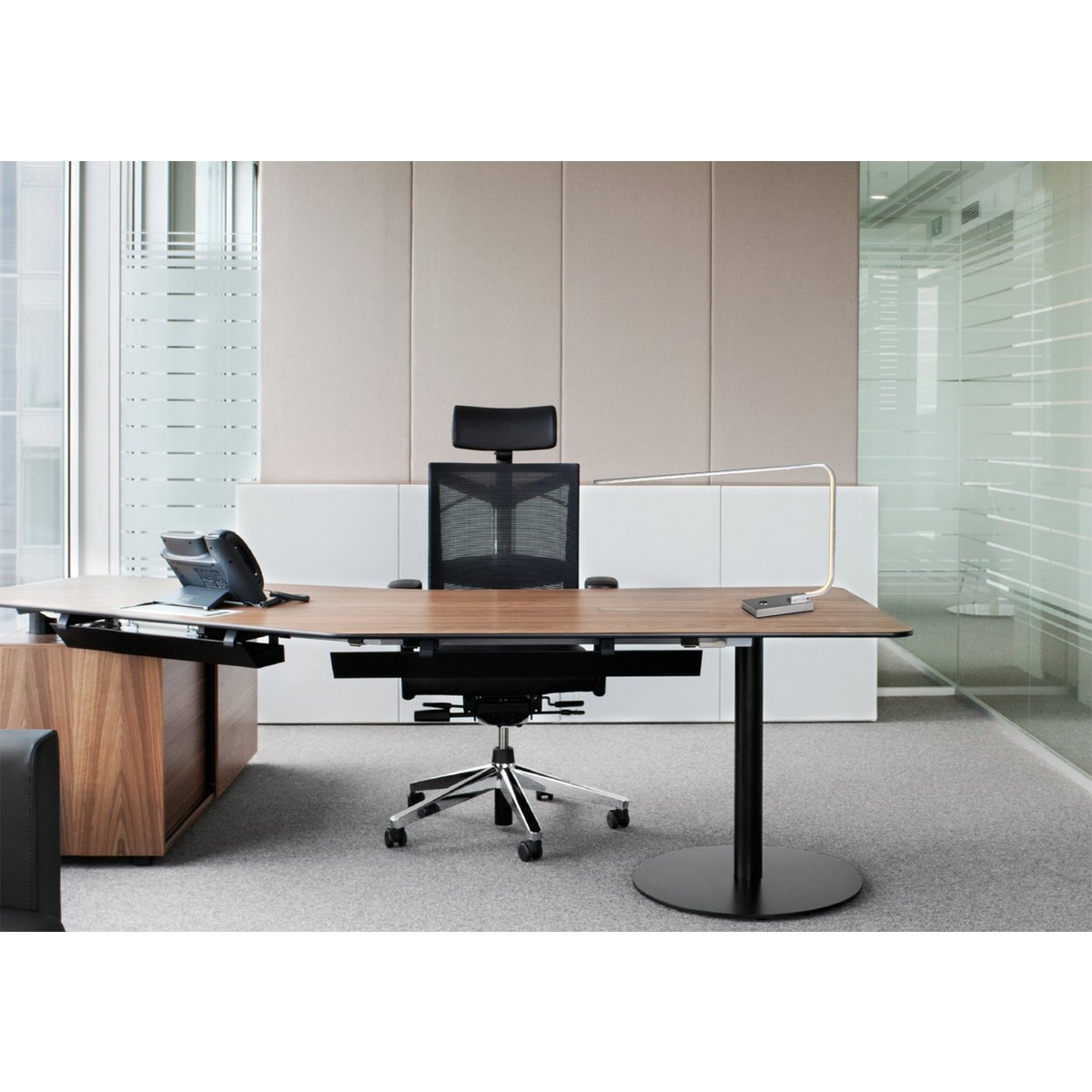 LED -tafellamp "faucium" gemaakt van metaal in chroom, met geïntegreerde LED