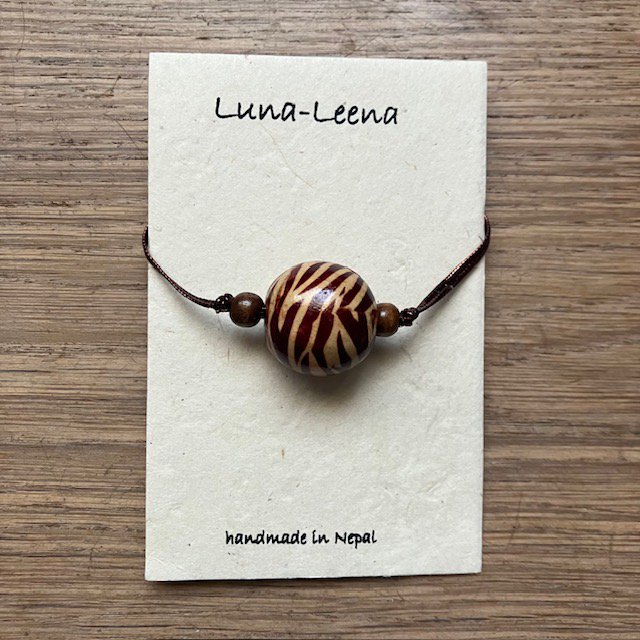 Luna -Leena armband Leopard Brown - One Size volwassen - gerecycled en gemaakt van bestaande kettingen van Nepal