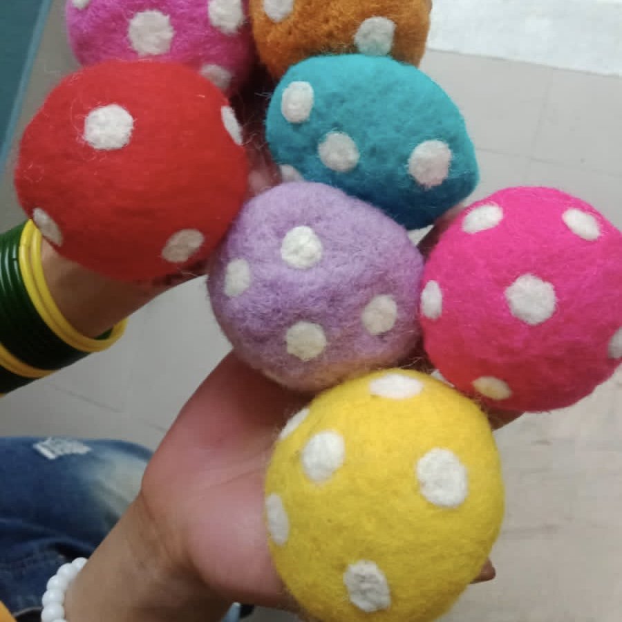 Luna -Leena Keychain Mushroom - Bag Charm - Fuchsia - Wool Filt - Handmade in Nepal