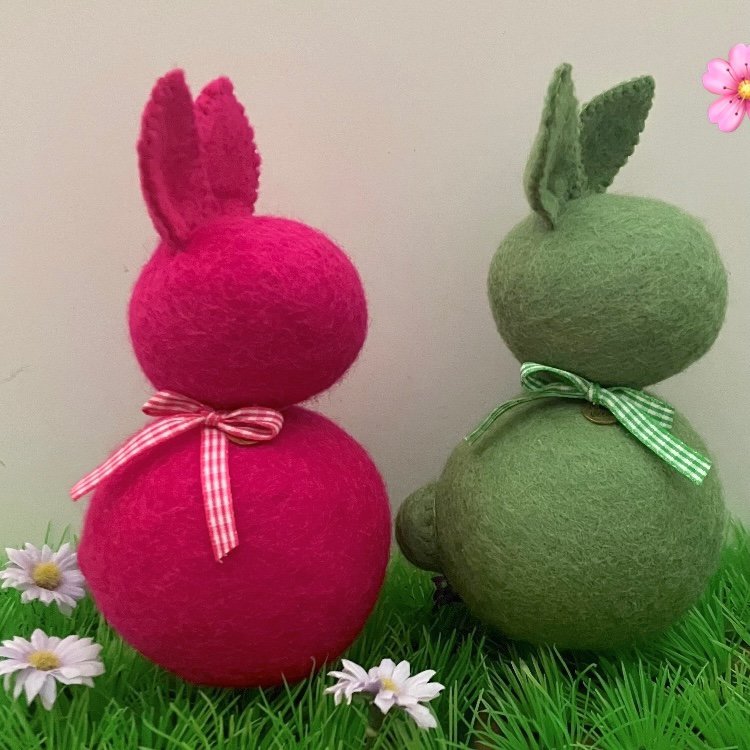 Luna -Leena Easter Bunny Standing - Green - Wool Filt - Handmade in Nepal