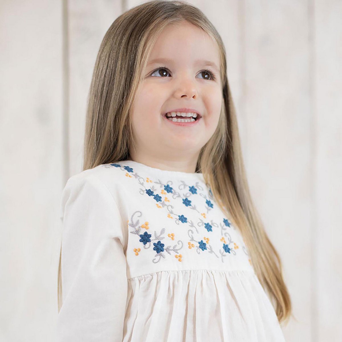 OrganicEra Biologische Vual babymeisjestuniek met borduursel, wit