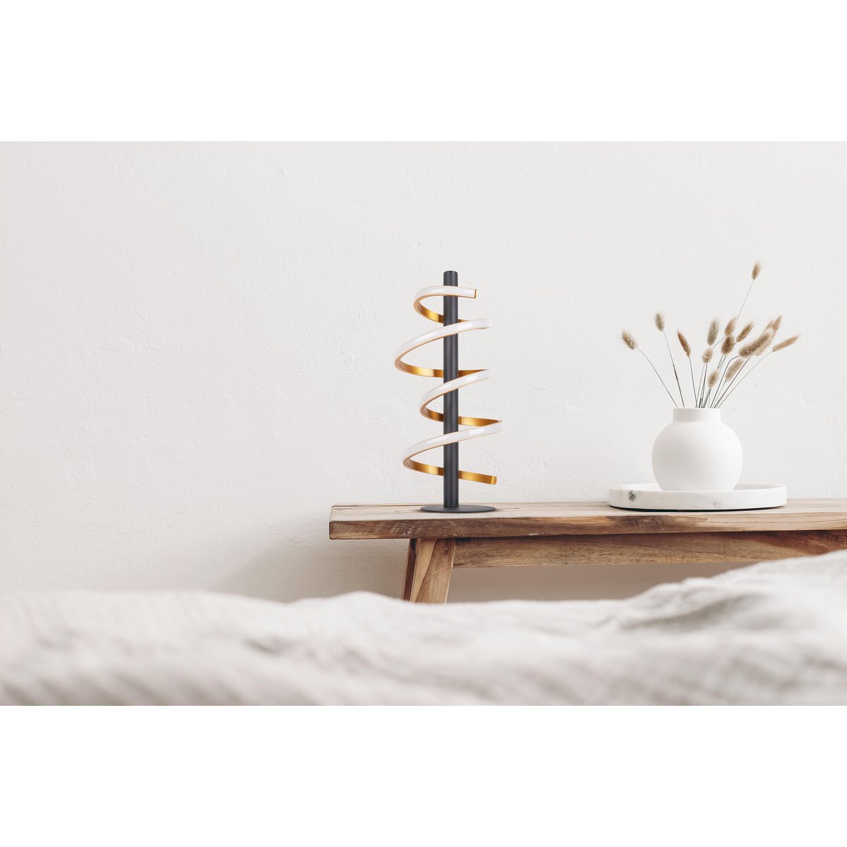 LED -tafellamp "Belleza", moderne metalen en plastic tafellamp in zwart, goud en wit, met stevig gebouwd -in LED's, 50 cm hoog, verlichting voor woonkamer, eetkamer, slaapkamer of kantoor.